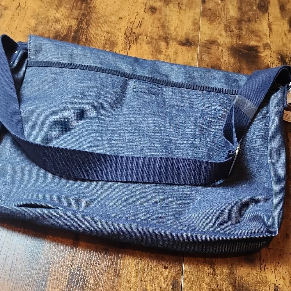 GAP | NWT Lightweight Navy Denim Laptop Shoulder Messenger‎ School Bag Pockets